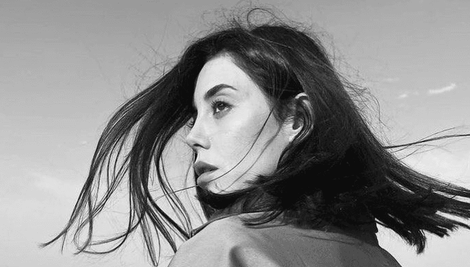 Controversial Biography of Cansu Dere: From Modeling to a Lasting Star in Turkish Cinema and Television!
