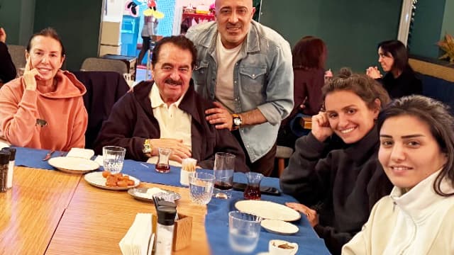 Ibrahim Tatlıses's family gathering for iftar with his ex-wife and daughter.