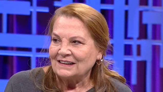 Aliye Uzunatagan: The Fame That Made Walking in the Street Difficult!