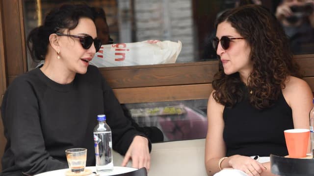 Hande Ataizi's friendly gathering in Nişantaşı captured with warm moments