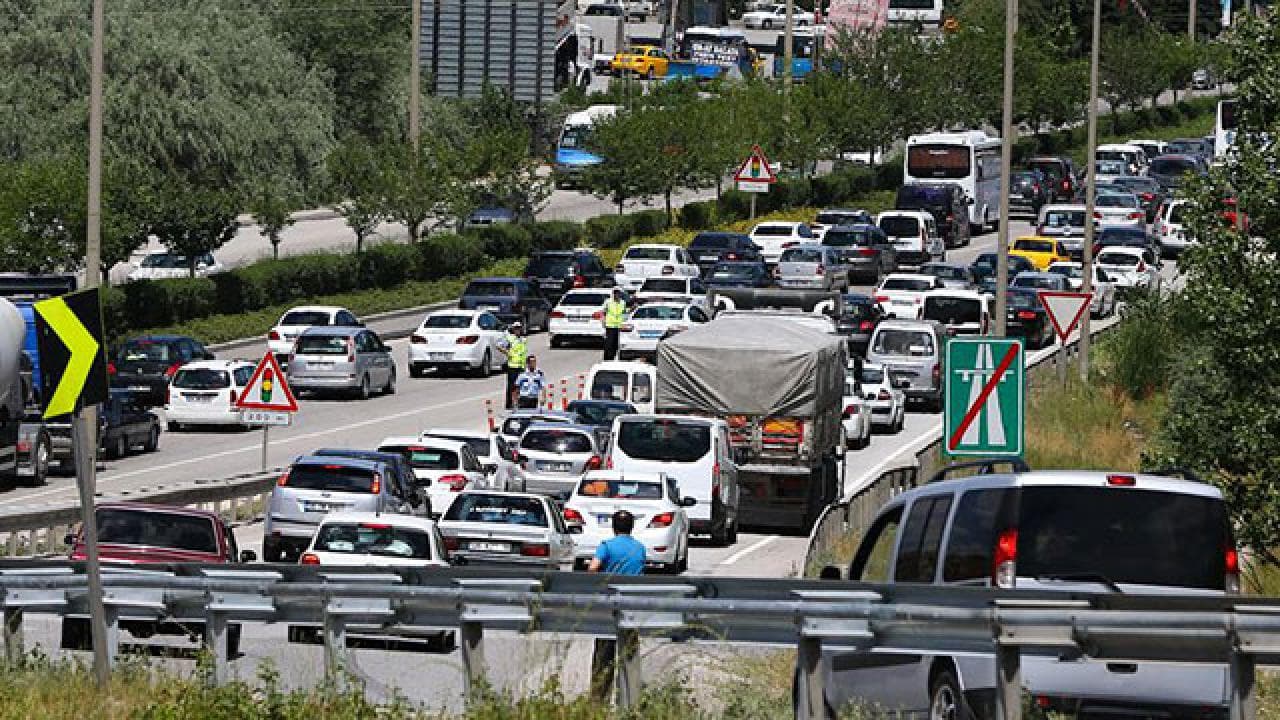 Truck Traffic Restrictions on Ankara–İzmir Road During Eid al-Fitr Holiday
