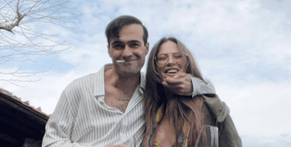 Romantic kiss between Mert Demir and Serenay Sarıkaya at Istanbul Airport; a bold response to the rumors