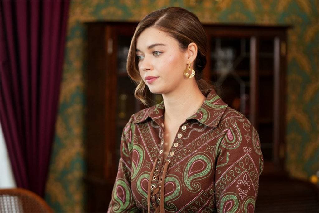Afra Saraçoğlu returns with blonde hair – A bold makeover from the Yalı Çapkını star