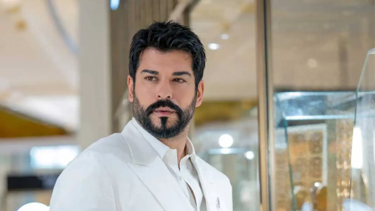 ماشین جدید و میلیاردی بوراک اوزچیویت؛ بازیگر ترک با خریدی جنجالی در صدر اخبار