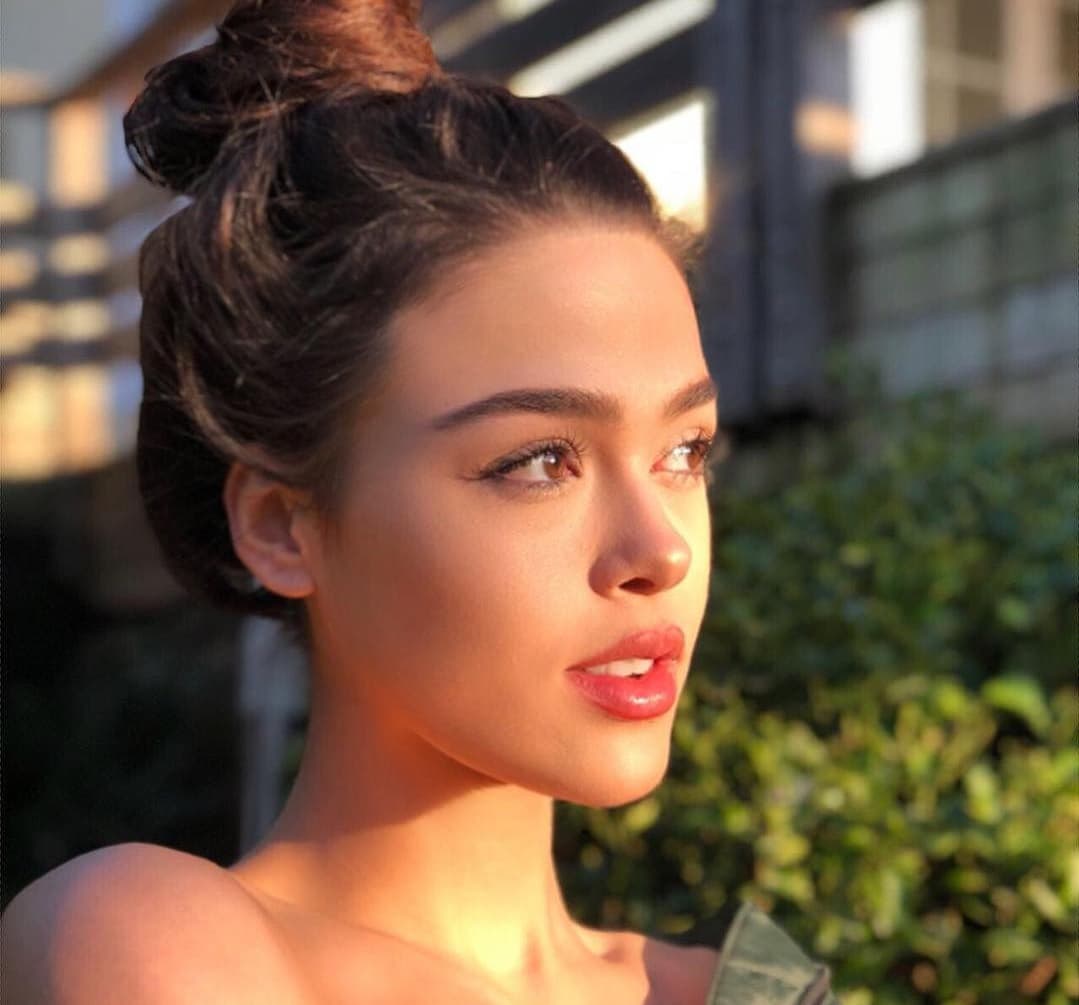 Aslihan, the beauty queen of Turkey in "Word Money"