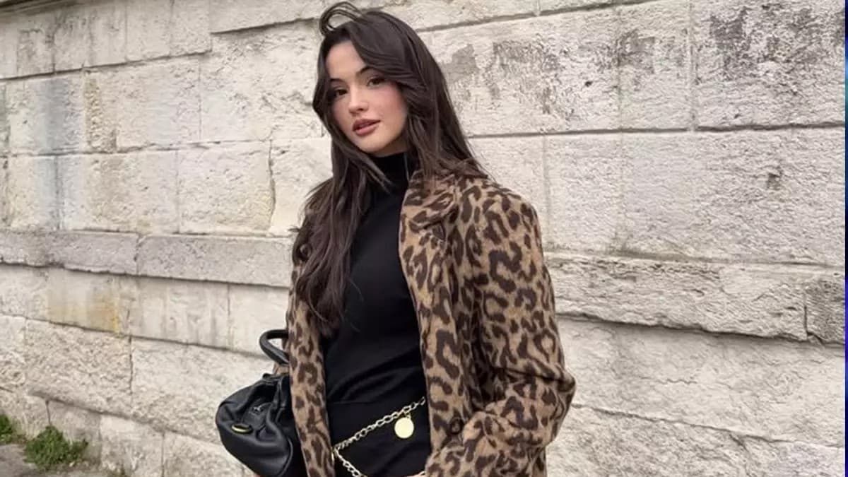 Derya Pınar Ak trains in pole dance for Sultana
