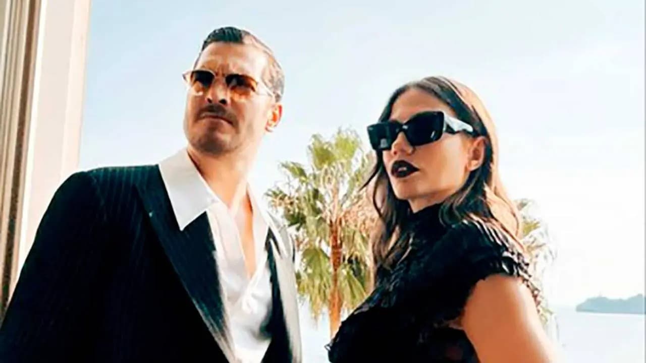 Çağatay Ulusoy and Demet Özdemir Shine at MIPCOM 2025 with “Eşref Rüya