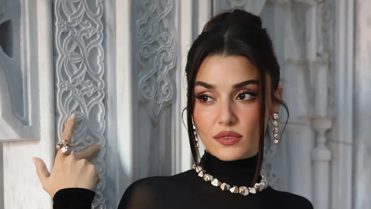Hande Erçel Criticized for English Speech, Pınar Altuğ Responds