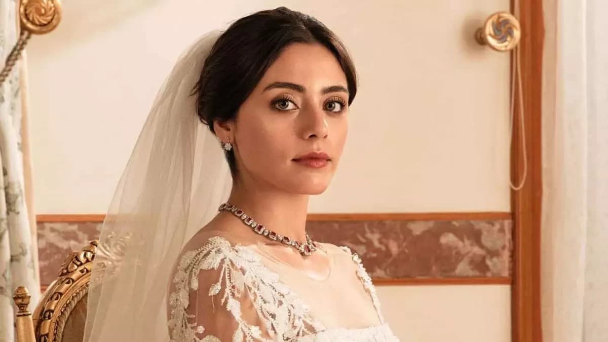 Sıla Türkoğlu Sparks Drama After Unfollowing Co-Stars Following Her Exit