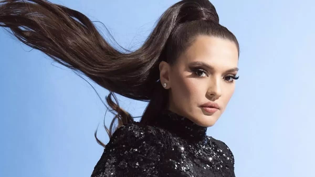 Demet Akalın Questions Green Passport Policy: Should Artists Be Included?