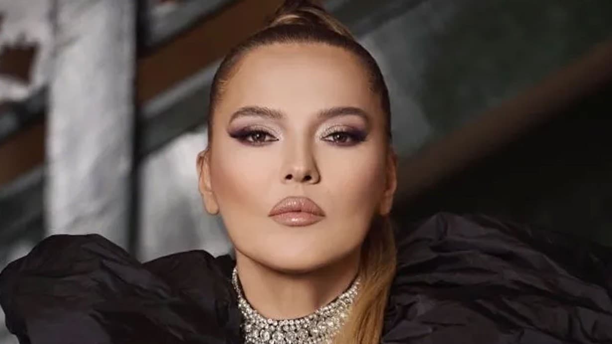 Demet Akalin Criticizes Eylul Lize Kandemir at Masumiyet Muzesi Launch