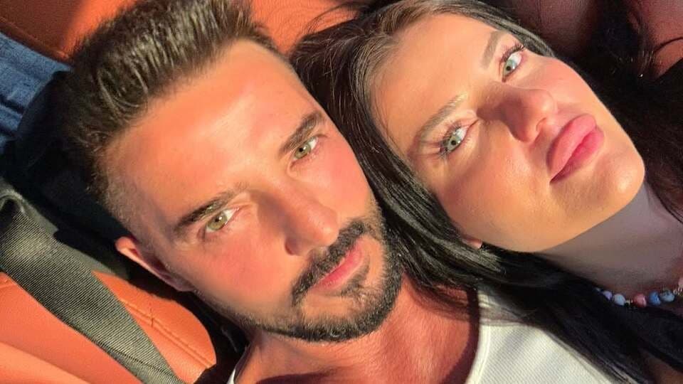 Gökhan Özen shares photos and confirms his relationship