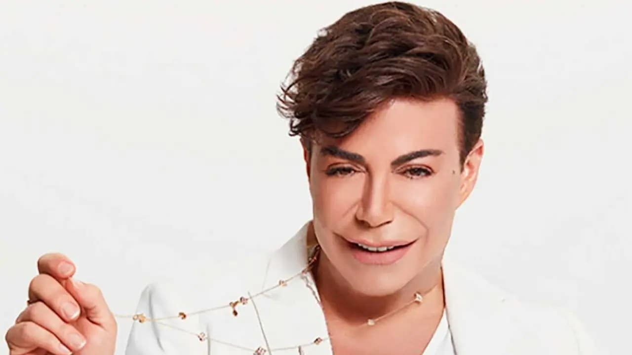 Turkish Singer Fatih Ürek Suffers Heart Attack, Remains in Critical Condition
