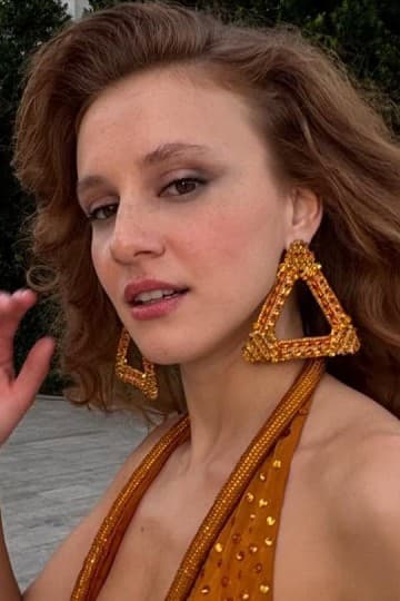 Ahsen Eroğlu Says She’s Never Had Cosmetic Surgery and Isn’t Interested