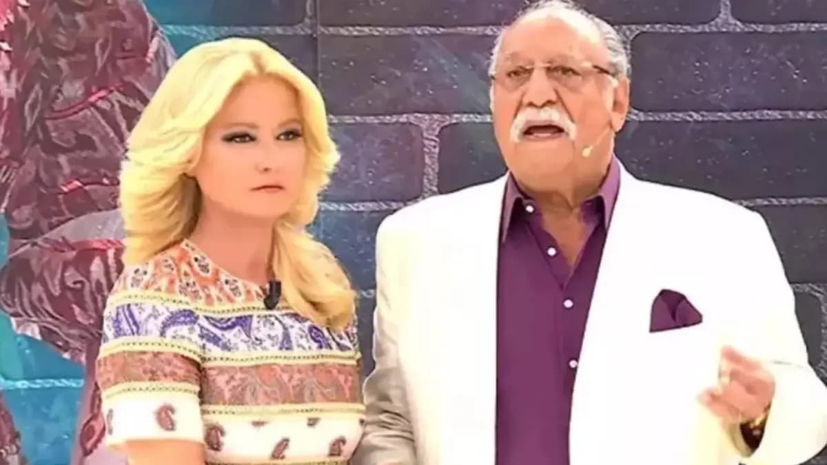 Müge Anlı Receives a Cumhuriyet Gold Coin as a Birthday Gift on Live TV