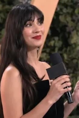 Tuba Büyüküstün’s Response at the Joy Awards Becomes a Viral Moment